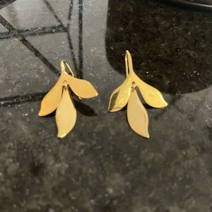 Ann Taylor Leaf Earrings, Never worn. Gold
